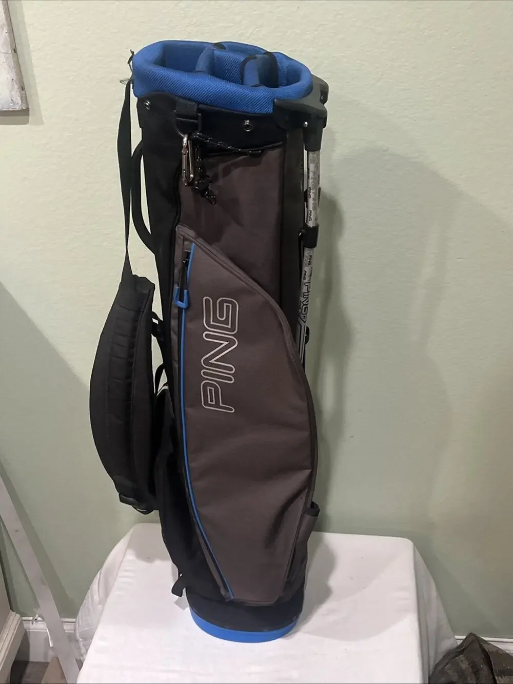 Ping E2 Enhanced Ergonomics 4-Way Divider Golf Stand Bag Blue Golf Bag